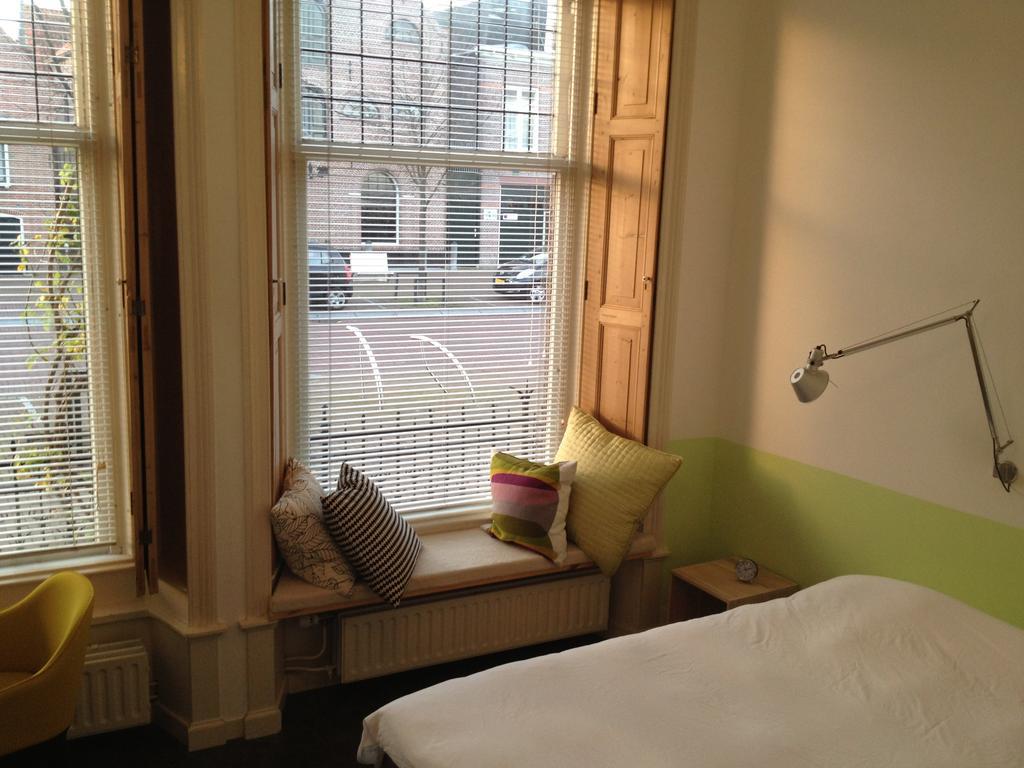 Bed And Breakfast De Oude Pastorie 斯内克 客房 照片